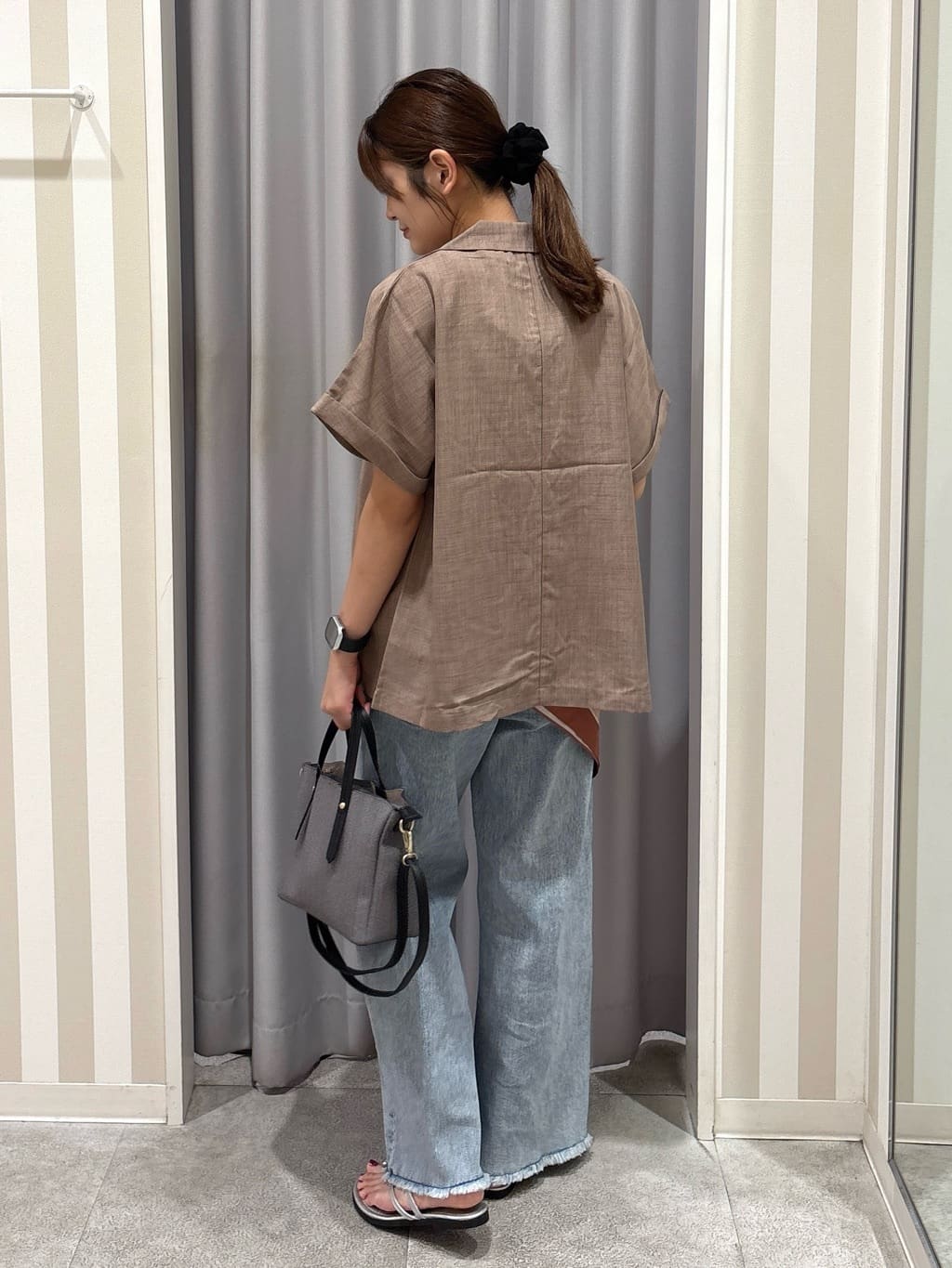 Rikaさんの「SHOO･LA･RUE｜【S-LL/裏ひんやり/ストレッチ】ワイドストレートデニムパンツ」を使ったコーディネート