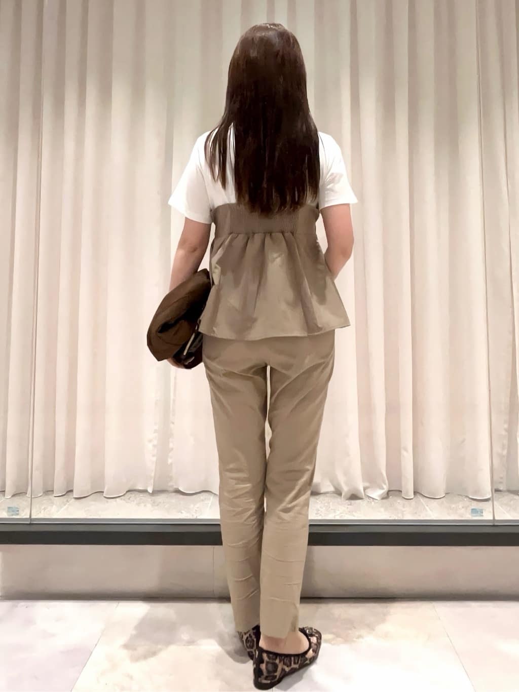 maiさんの「OPAQUE.CLIP｜タックビスチェドッキングカットソー【洗濯機洗い可】」を使ったコーディネート