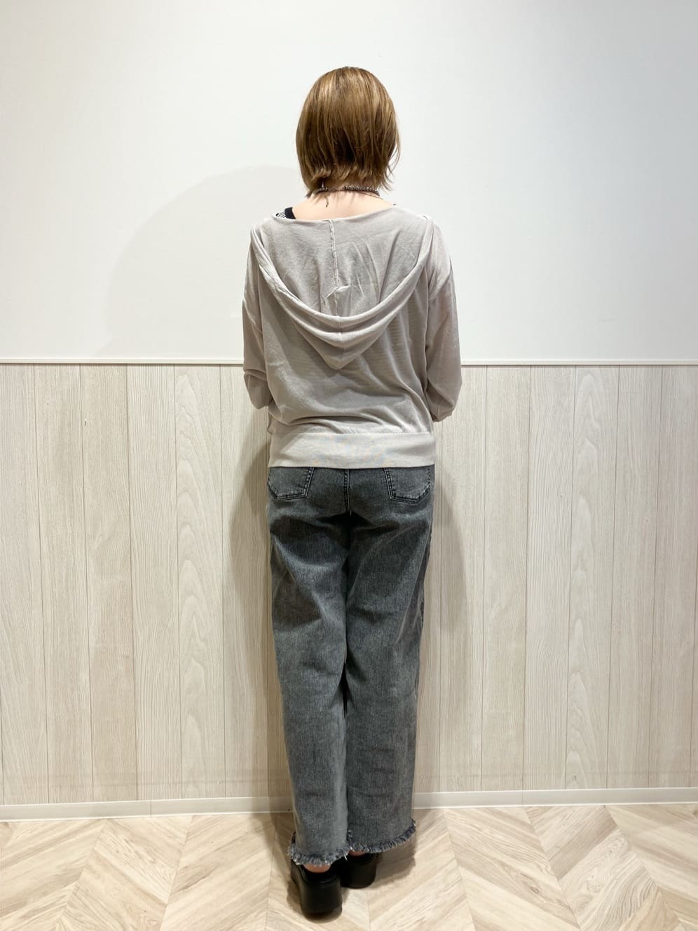 shokoさんの「SHOO･LA･RUE｜冷房対策にも 上品なシアー感のニットパーカ」を使ったコーディネート