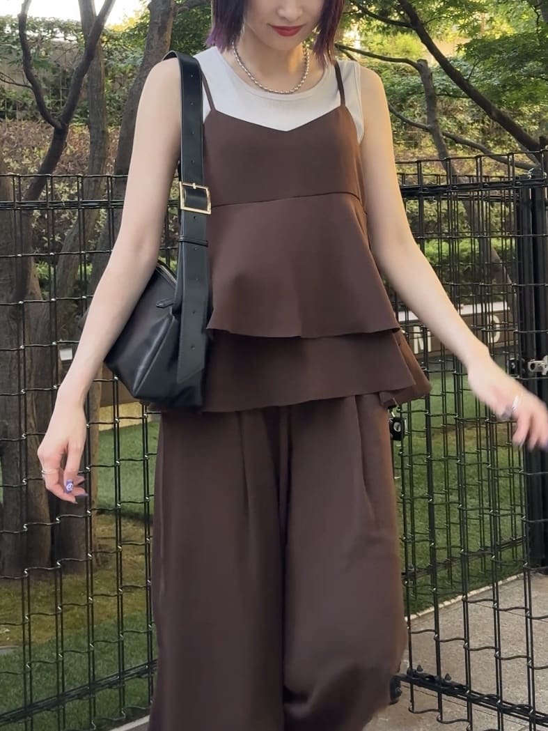 𝐜𝐡𝐢𝐤𝐚さんの「SHOO･LA･RUE｜【セットアップ可/ひんやり】下半身カバーにも タックスカーチョ」を使ったコーディネート