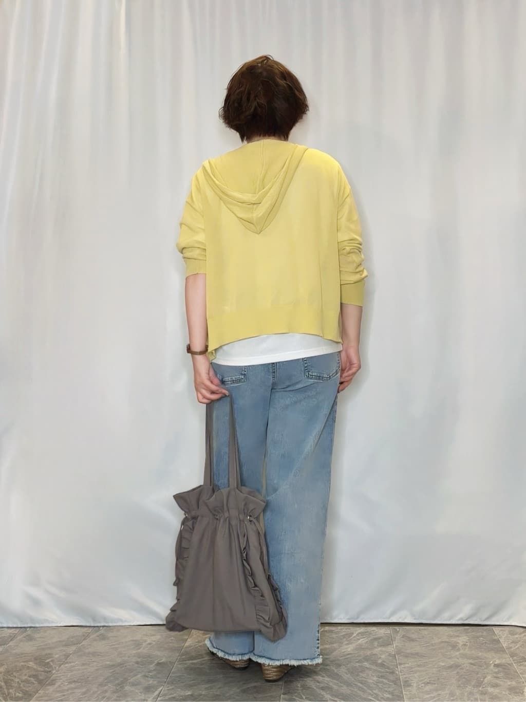 たみさんの「SHOO･LA･RUE｜冷房対策にも 上品なシアー感のニットパーカ」を使ったコーディネート
