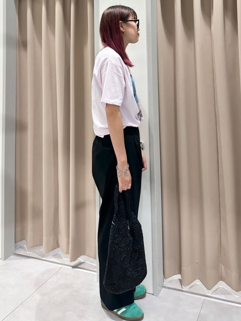 cottonさんの「THE SHOP TK｜フォトアソートTシャツ【接触冷感/UV/毛玉になりにくい/洗濯機OK】」を使ったコーディネート