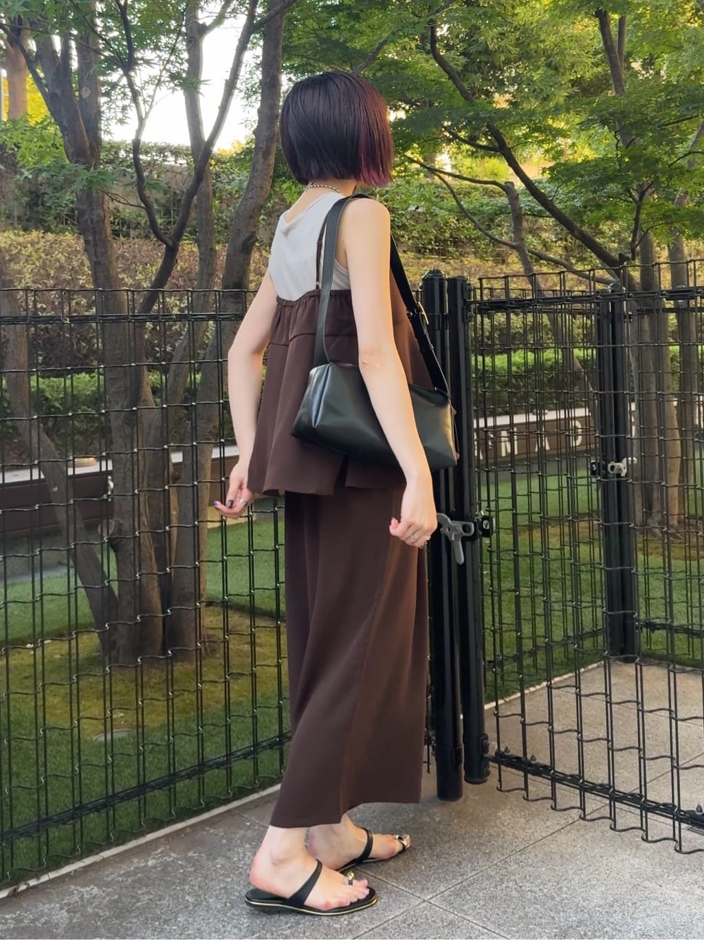 𝐜𝐡𝐢𝐤𝐚さんの「SHOO･LA･RUE｜【セットアップ可/ひんやり】下半身カバーにも タックスカーチョ」を使ったコーディネート