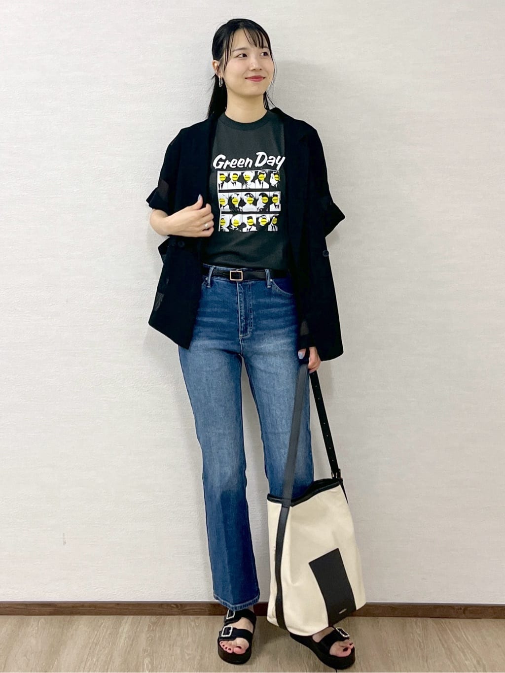 sachikoさんの「OPAQUE.CLIP｜ロックTシャツ別注アソート【GREEN DAY／METALLICA／THE BEATLES】」を使ったコーディネート