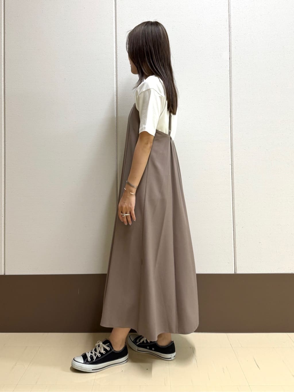 mamiさんの「INDIVI｜【UVケア】エアリージョーゼット キャミワンピース」を使ったコーディネート
