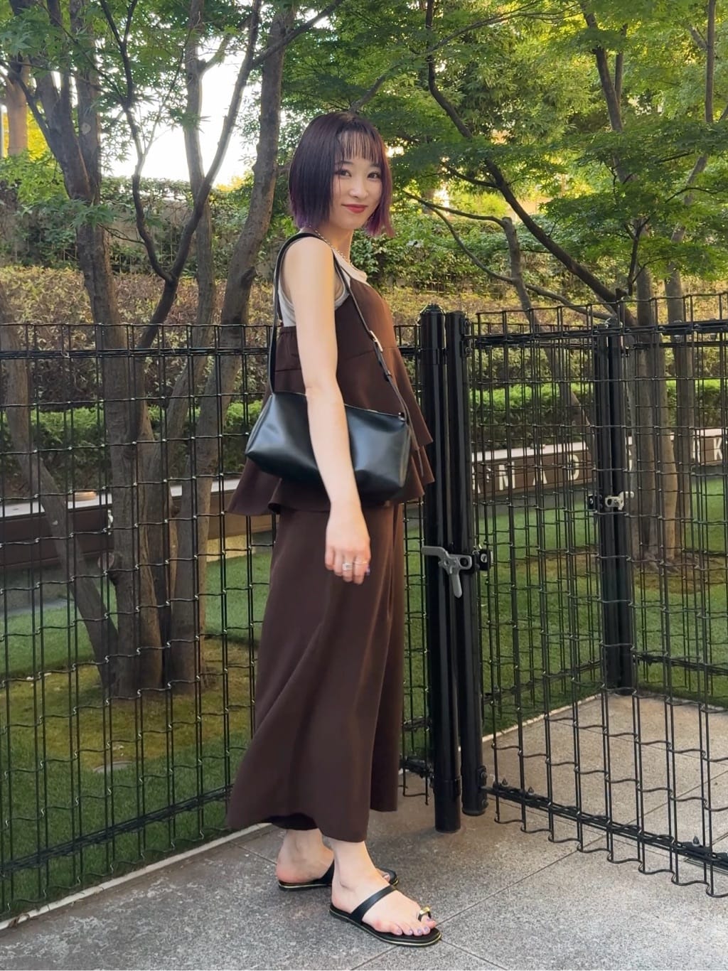 𝐜𝐡𝐢𝐤𝐚さんの「SHOO･LA･RUE｜【セットアップ可/ひんやり】下半身カバーにも タックスカーチョ」を使ったコーディネート