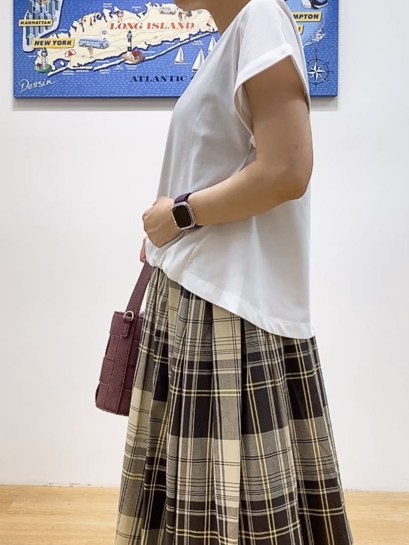 Hamaさんの「Dessin｜【二の腕カバー／UVカット】ロールアップスリーブ裾ギャザーカットソー」を使ったコーディネート