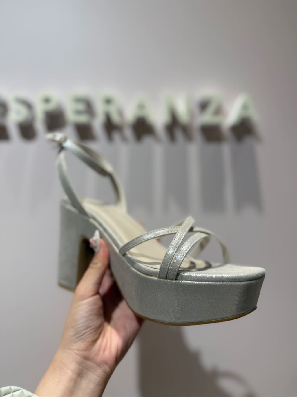neinaさんの「ESPERANZA｜厚底アンクルベルトサンダル」を使ったコーディネート