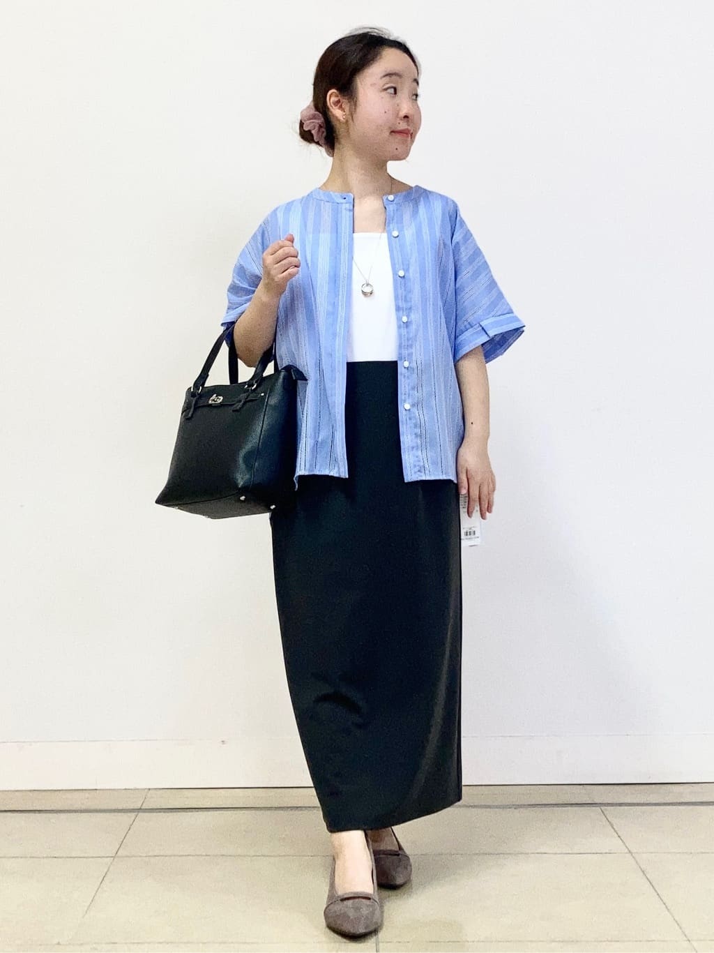 tomominさんの「Reflect｜【洗える】ドビーストライプブラウス」を使ったコーディネート