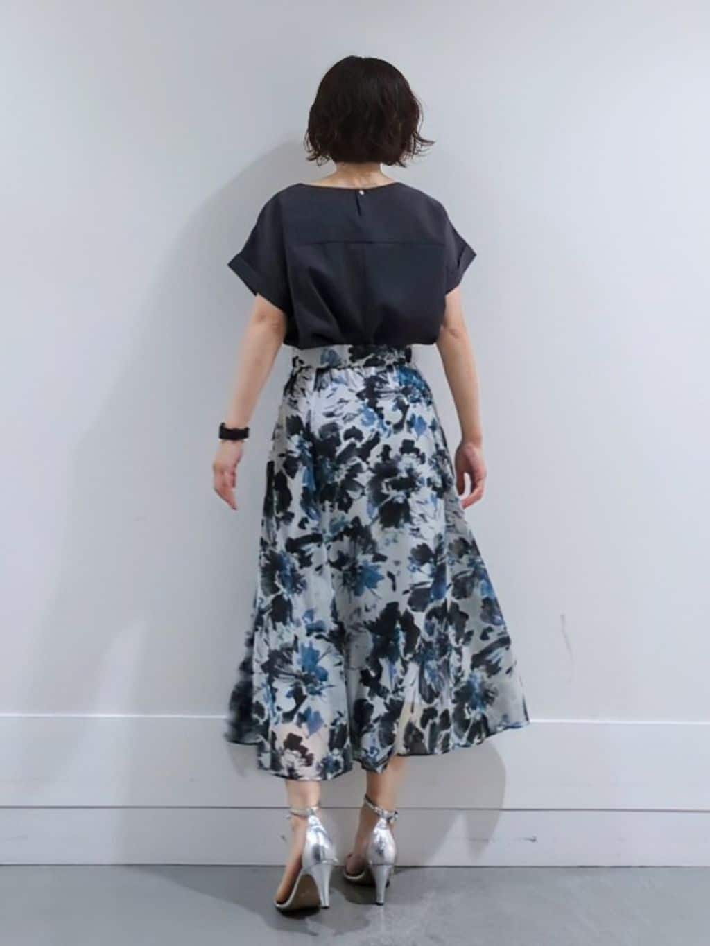 ミズタさんの「UNTITLED｜【セットアップ可/はっ水/通勤】リラククール 半袖ブラウス」を使ったコーディネート