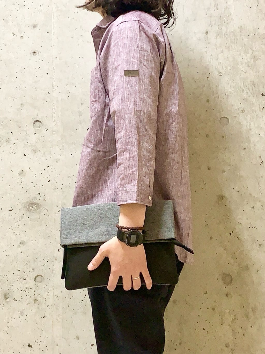 木村剛さんの「TAKEO KIKUCHI｜【全7サイズ&times;8色展開！】トップマルチヘリンボン パンツ」を使ったコーディネート