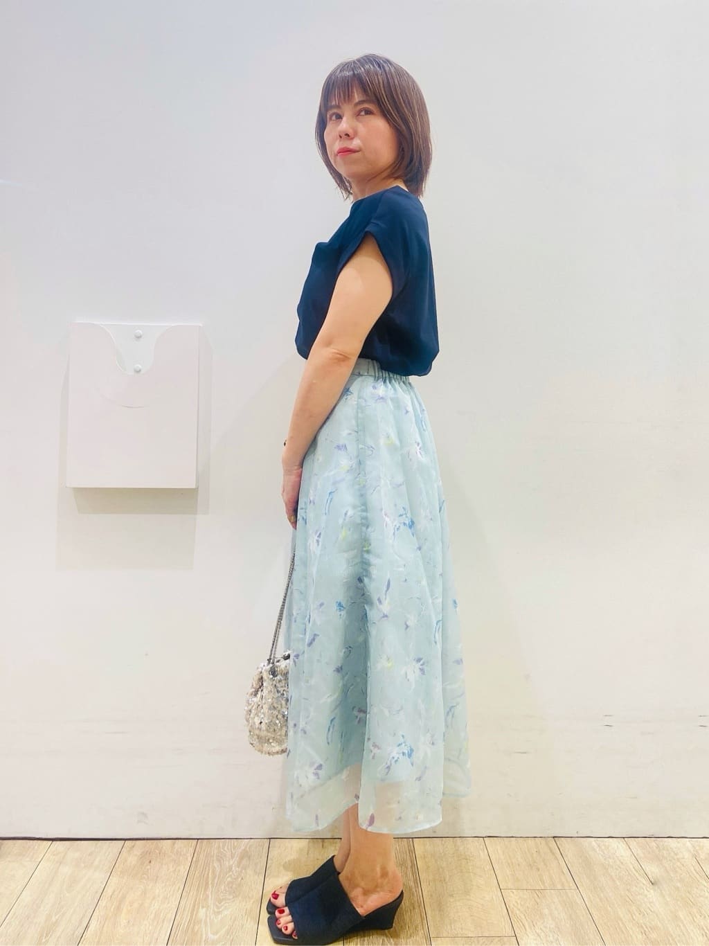 YUKOさんの「index｜《S-3Lサイズ》サイドパール調ボタンボクシートップス【洗濯機洗い可／UVケア／接触冷感】」を使ったコーディネート