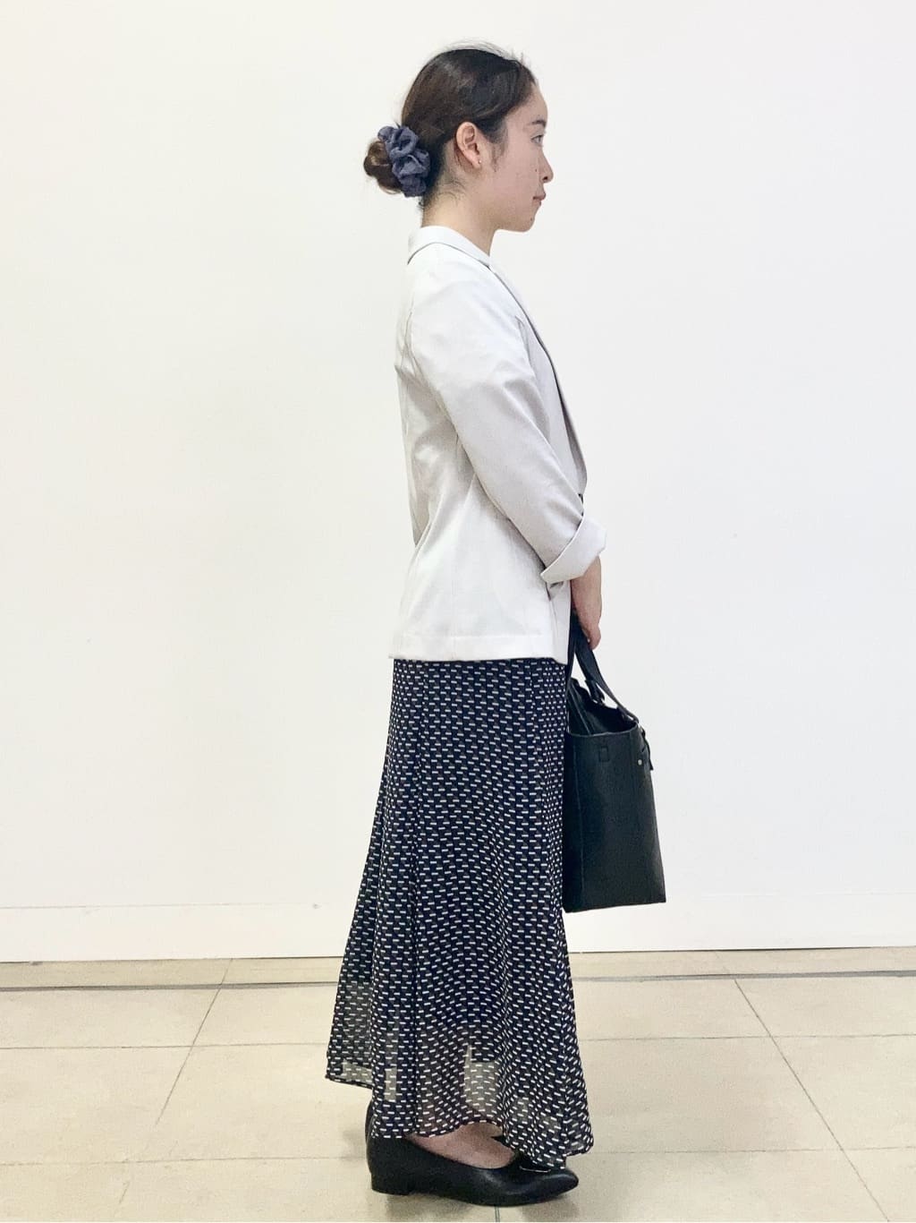tomominさんの「Reflect｜【WEB先行カラーあり／マシンウォッシュ可／ウエスト総ゴム】コツキ幾何柄ロングスカート」を使ったコーディネート