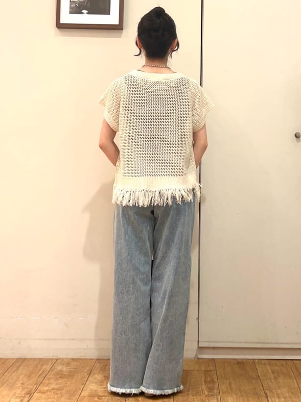 AIRIさんの「SHOO･LA･RUE｜【S-LL】裾フリンジマクラメVネックニット」を使ったコーディネート