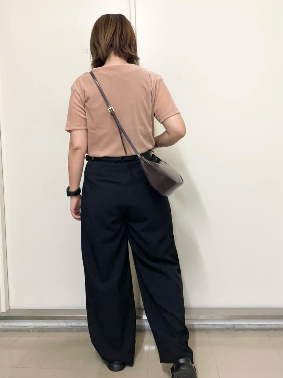 emiさんの「OPAQUE.CLIP｜フロッキーチュールTシャツ【洗濯機洗い可】」を使ったコーディネート