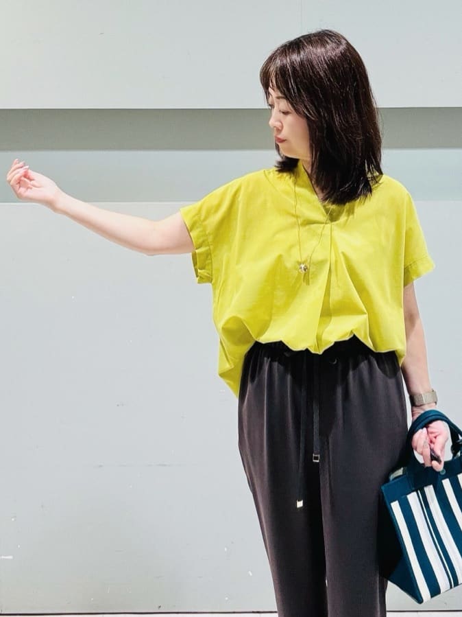 makiさんの「UNTITLED｜【洗える/スキッパー】フレンチスリーブシアーブラウス」を使ったコーディネート