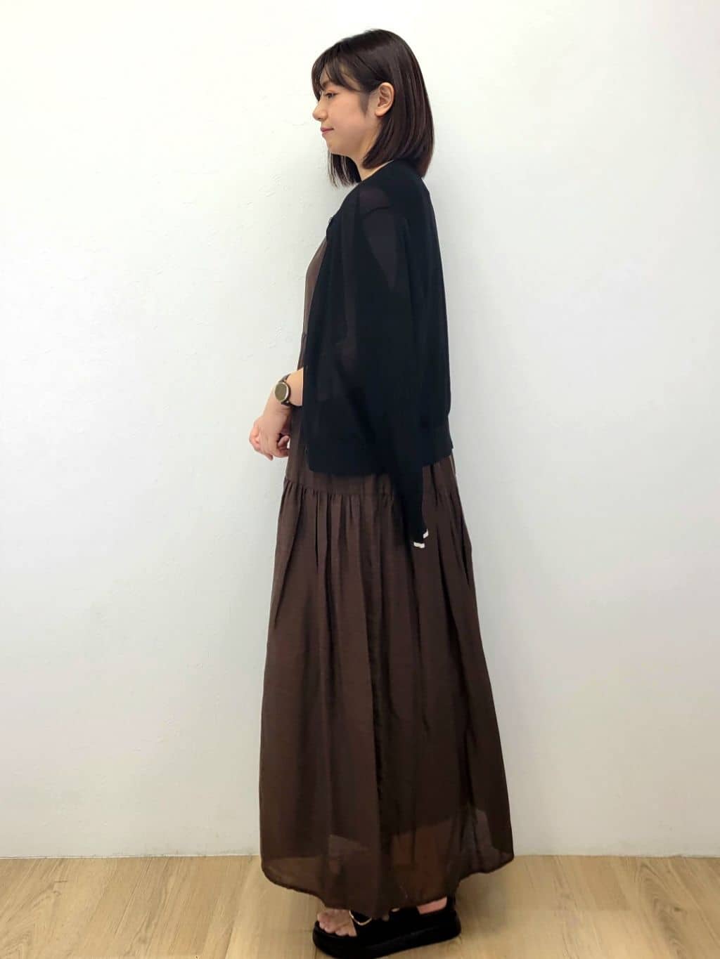 LISAさんの「OPAQUE.CLIP｜配色シアークルーニットカーディガン【洗濯機洗い可／抗ピル】」を使ったコーディネート