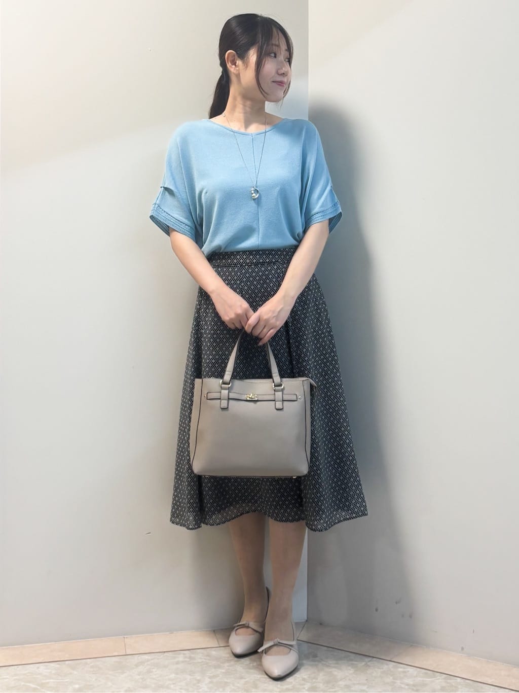 Sawaさんの「Reflect｜【選べる7色◎／手洗い可／二の腕カバー】半袖ニット」を使ったコーディネート