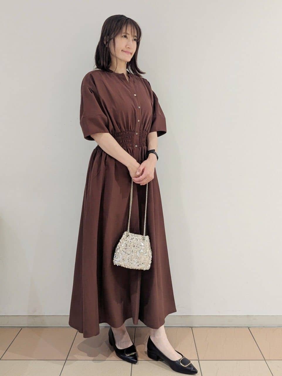 Miさんの「OPAQUE.CLIP｜リネンライクスキッパーフィット＆フレアワンピース【洗濯機洗い可】」を使ったコーディネート