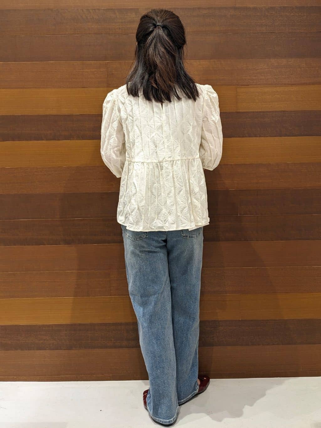 momoさんの「OPAQUE.CLIP｜ふくれジャカードペプラムブラウス【洗濯機洗い可】」を使ったコーディネート