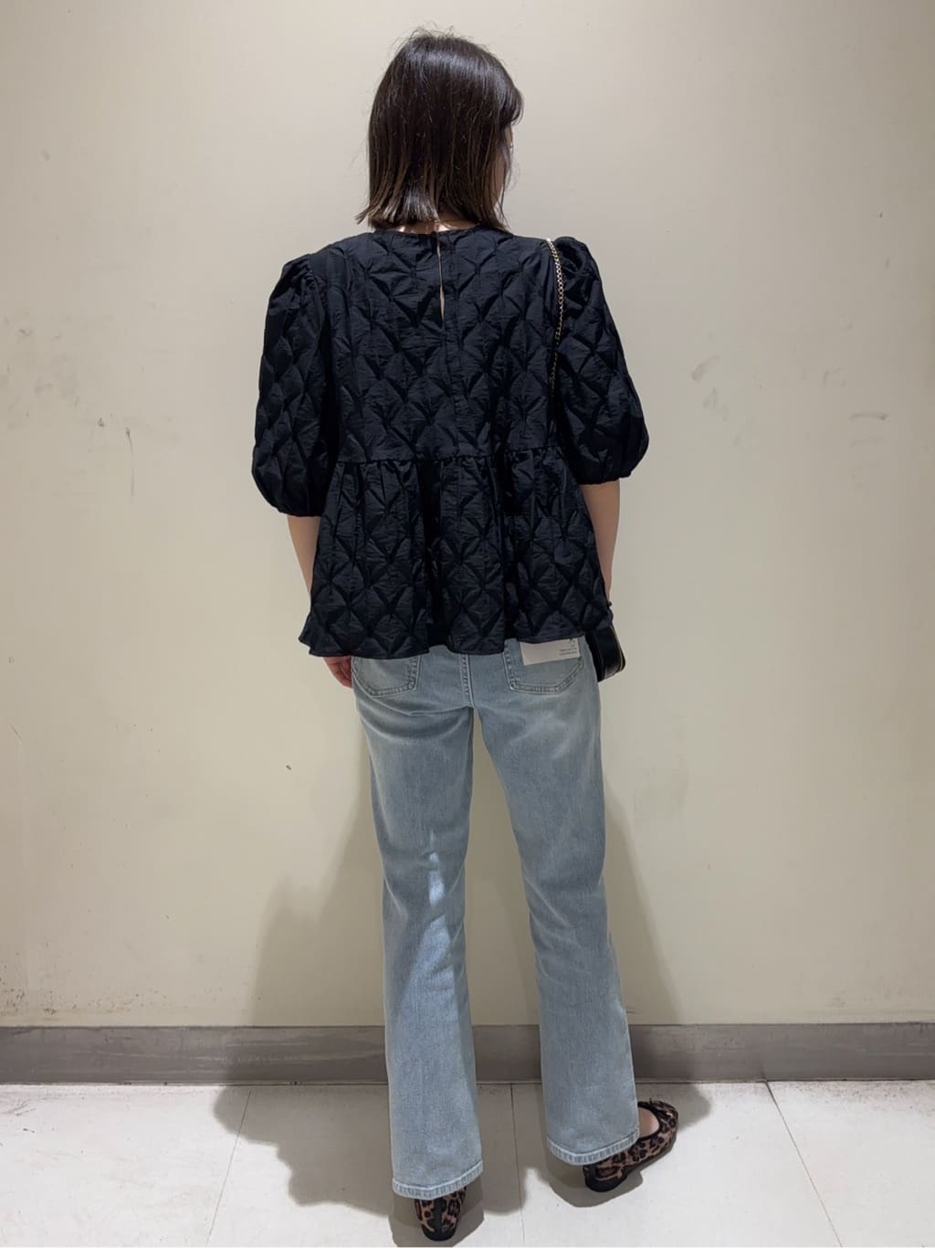 moさんの「OPAQUE.CLIP｜ふくれジャカードペプラムブラウス【洗濯機洗い可】」を使ったコーディネート