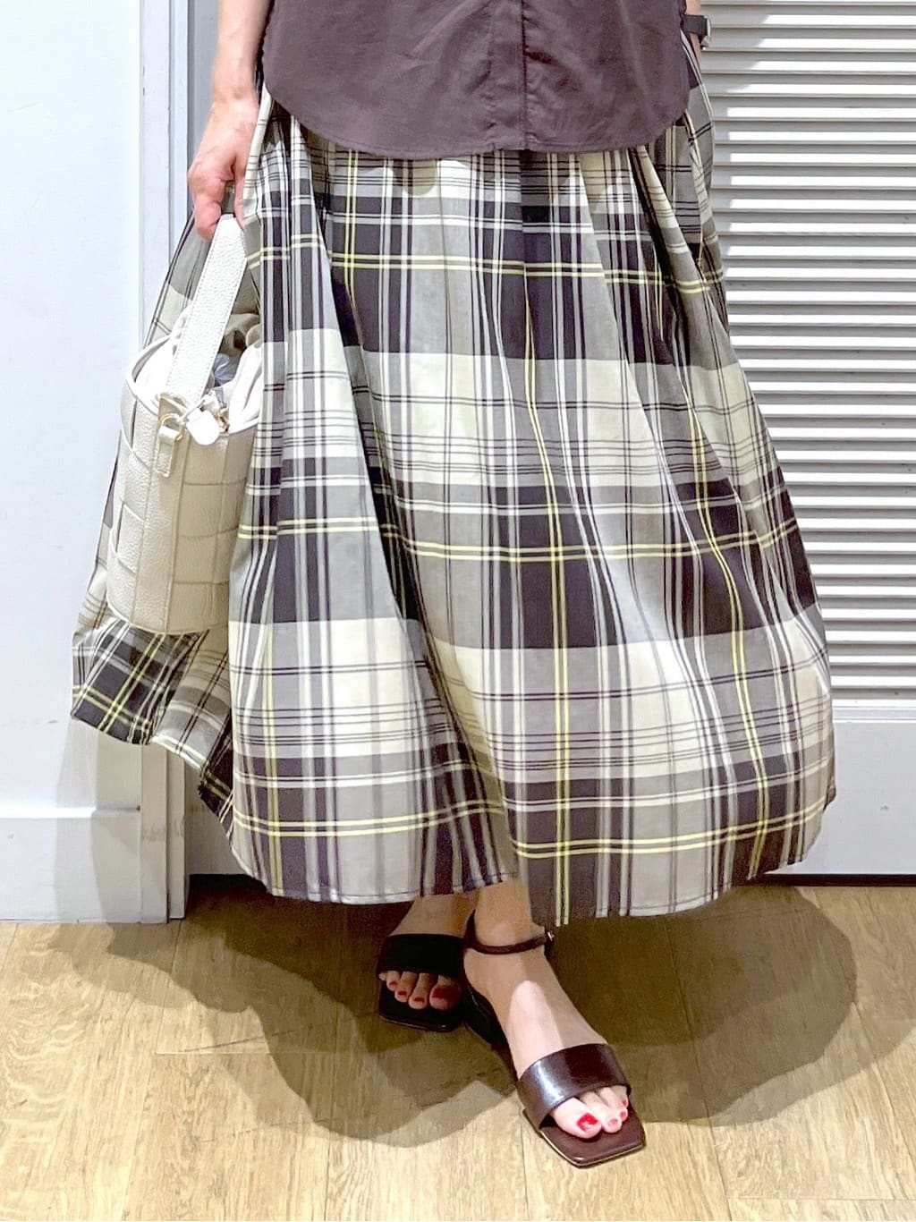 Miyazakiさんの「Dessin｜【洗える】スタンドカラーフリルブラウス」を使ったコーディネート