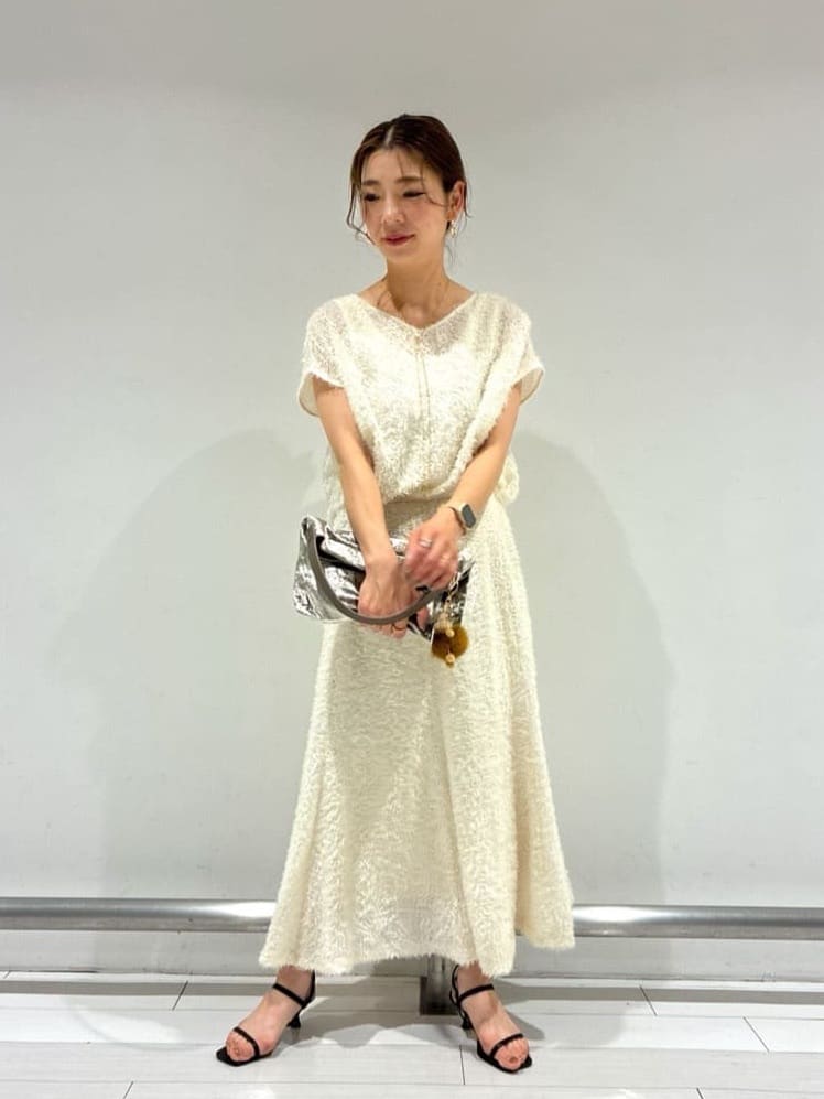 Rinさんの「UNTITLED｜【セットアップ可/洗える】フェザーフレンチスリーブブラウス」を使ったコーディネート