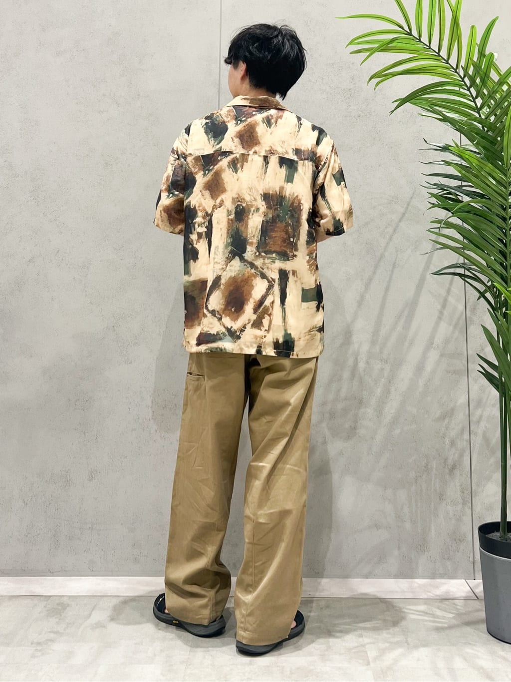 SHI-MAさんの「THE SHOP TK｜アートプリントメッシュ半袖シャツ　【洗濯機OK】」を使ったコーディネート