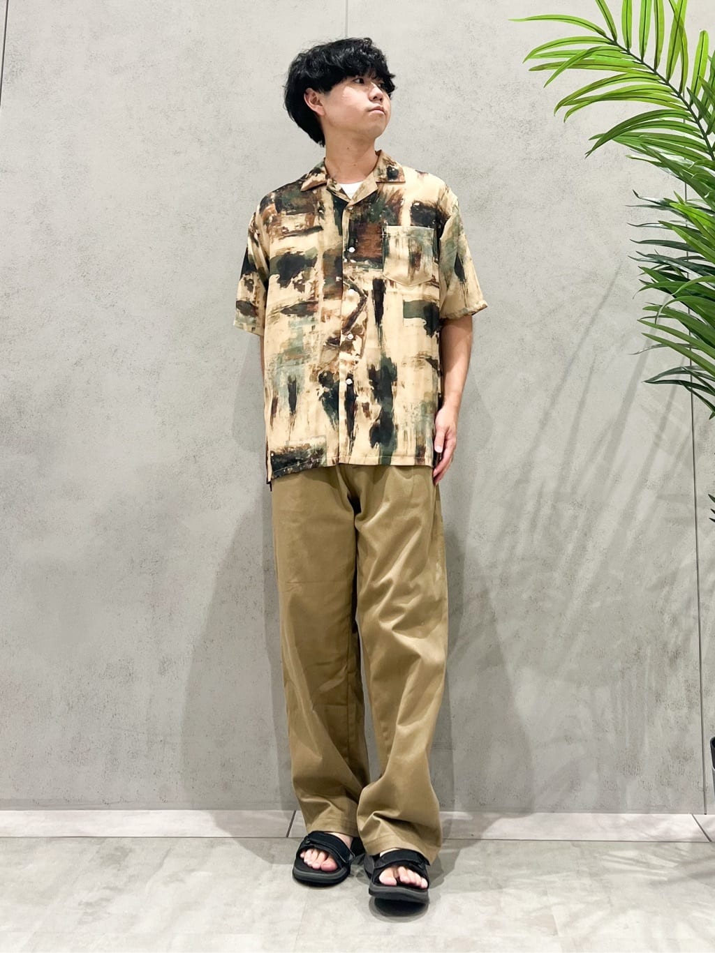 SHI-MAさんの「THE SHOP TK｜アートプリントメッシュ半袖シャツ　【洗濯機OK】」を使ったコーディネート
