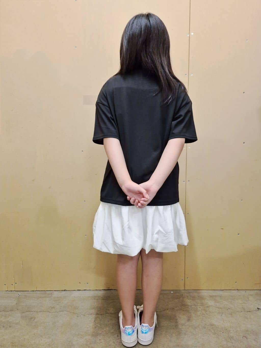 ひさえさんの「THE SHOP TK｜【110－160】レトロロゴTシャツ/洗濯機OK」を使ったコーディネート