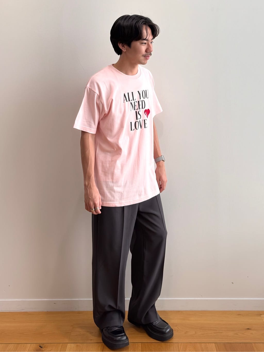 舘さんの「OPAQUE.CLIP｜ロックTシャツ別注アソート【GREEN DAY／METALLICA／THE BEATLES】」を使ったコーディネート