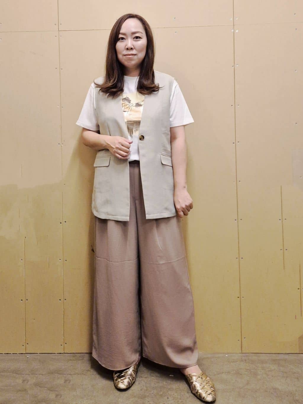 ひさえさんの「THE SHOP TK｜【スッキリ決まる】パナマメッシュジレ/洗える/セットアップ可」を使ったコーディネート