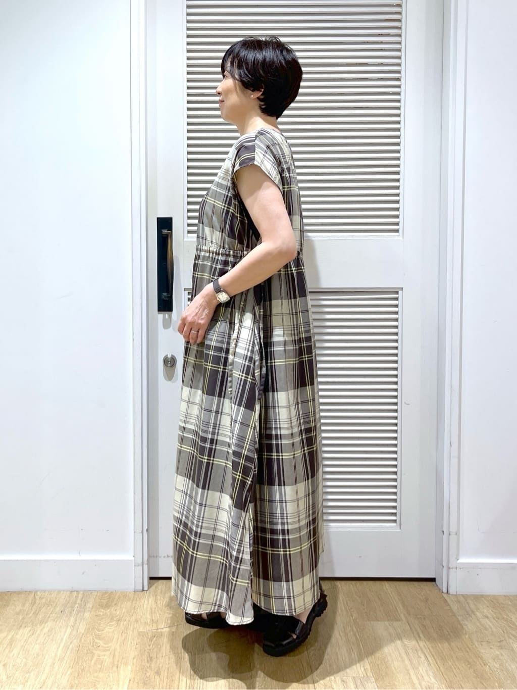 Miyazakiさんの「Dessin｜【リンクコーデ・洗える】ウエストドロスト付きチェック柄ワンピース」を使ったコーディネート