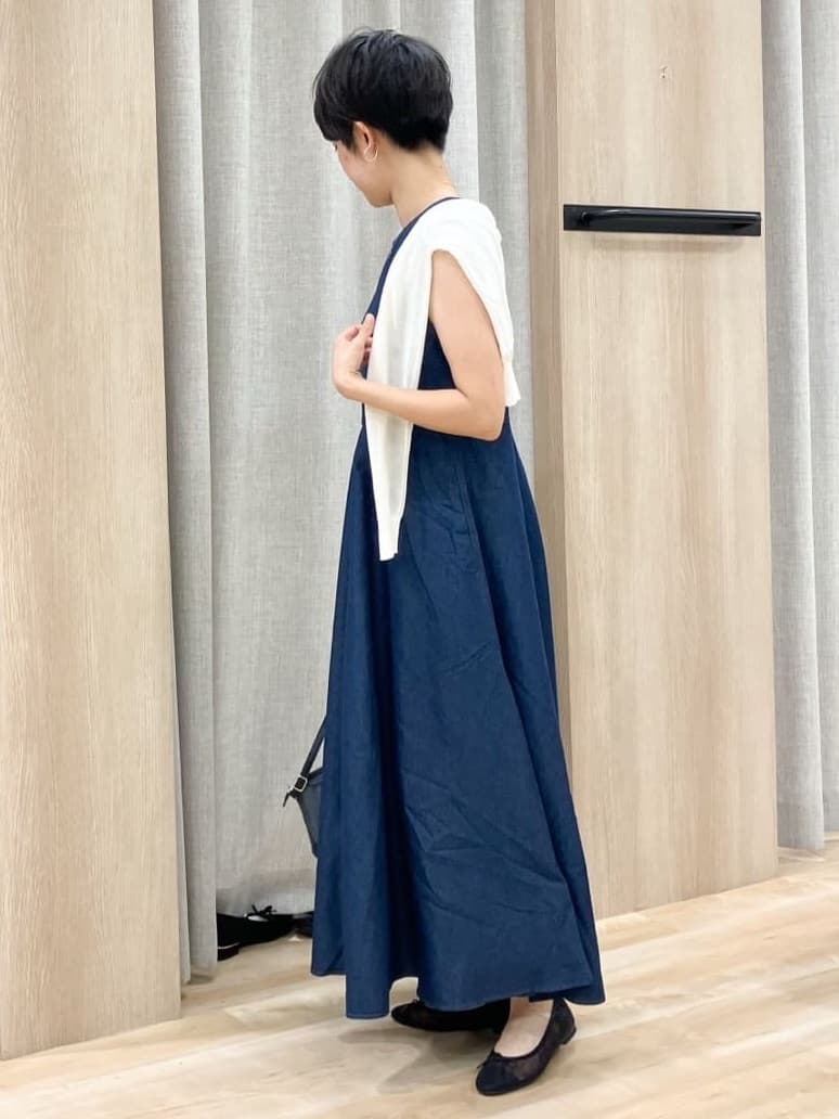 Keiさんの「grove｜さっと二の腕カバー　大人な抜け感シアーラグランVネックカーデ」を使ったコーディネート
