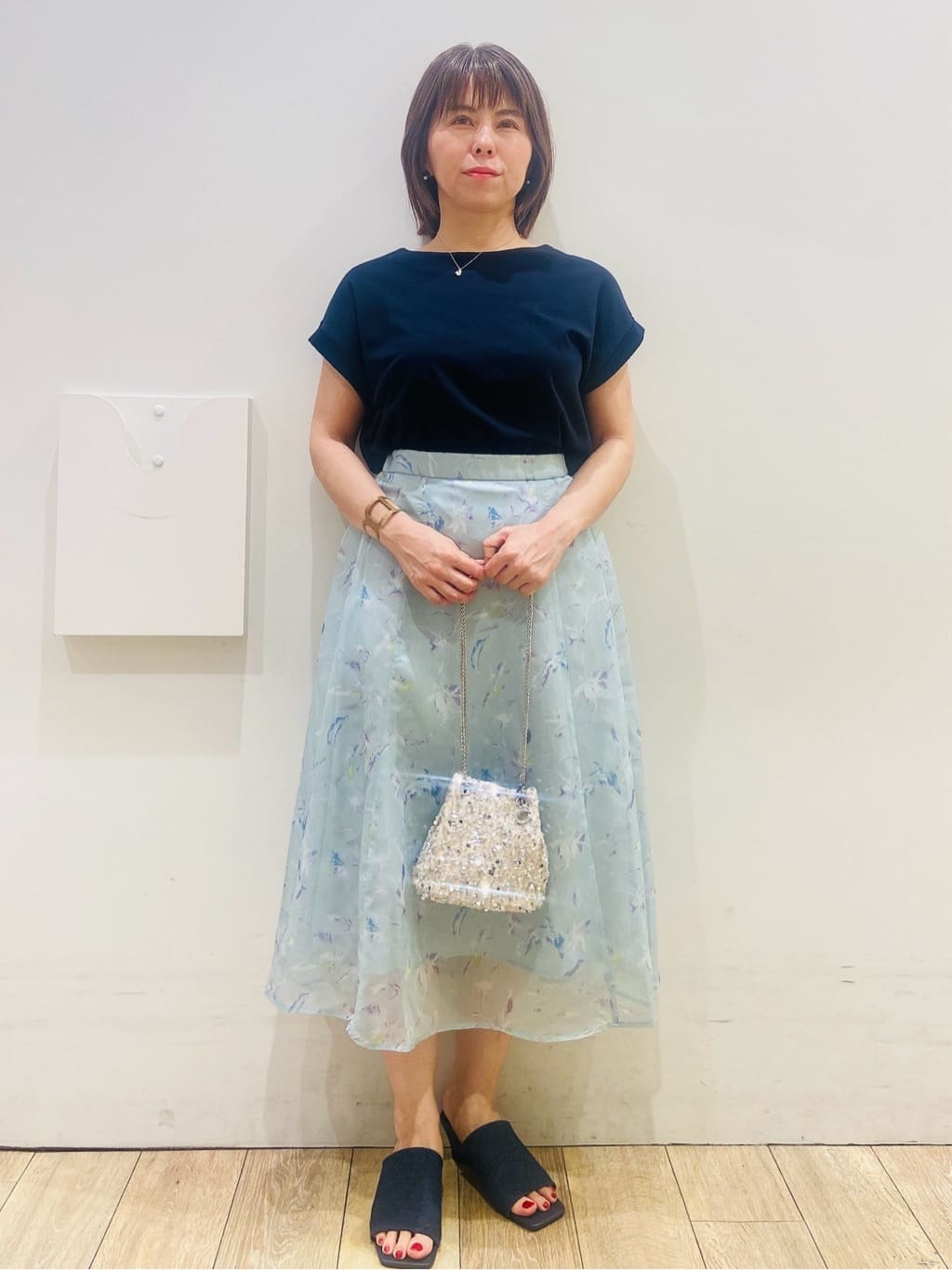 YUKOさんの「index｜《S-3Lサイズ》サイドパール調ボタンボクシートップス【洗濯機洗い可／UVケア／接触冷感】」を使ったコーディネート