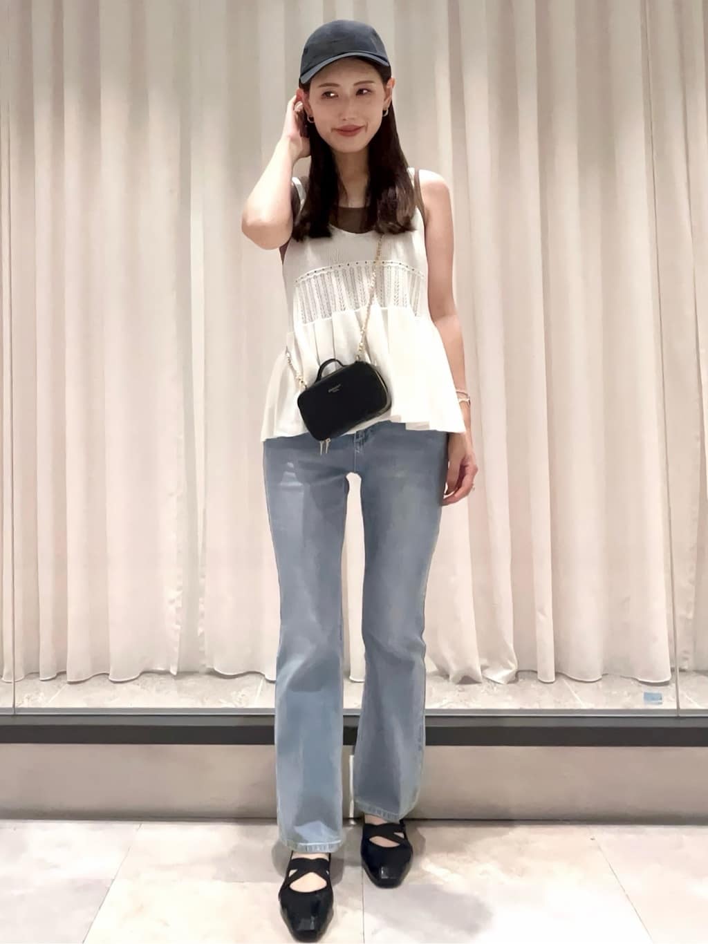 maiさんの「OPAQUE.CLIP｜カギ針風ニットキャミビスチェ【洗濯機洗い可】」を使ったコーディネート