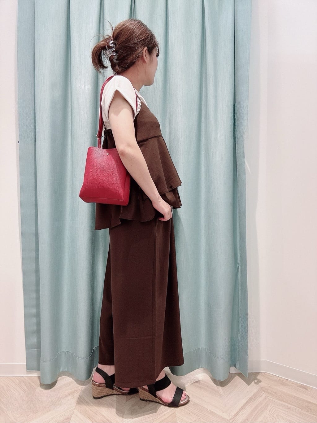 chn2さんの「SHOO･LA･RUE｜【S-LL/セットアップ可/ひんやり】女性らしさ溢れる ティアードキャミソール」を使ったコーディネート