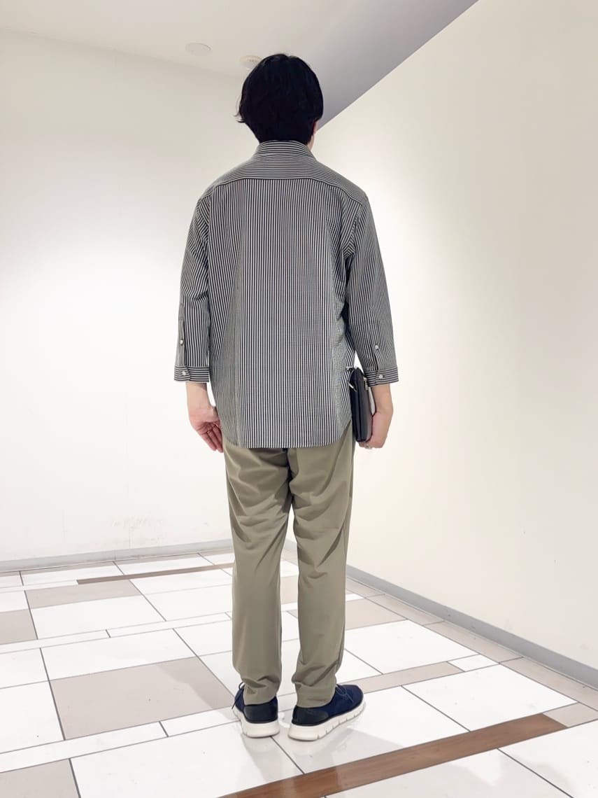 及川さんの「TAKEO KIKUCHI｜【COOL CITY WEAR】エアートール パンツ /接触冷感・通気性」を使ったコーディネート