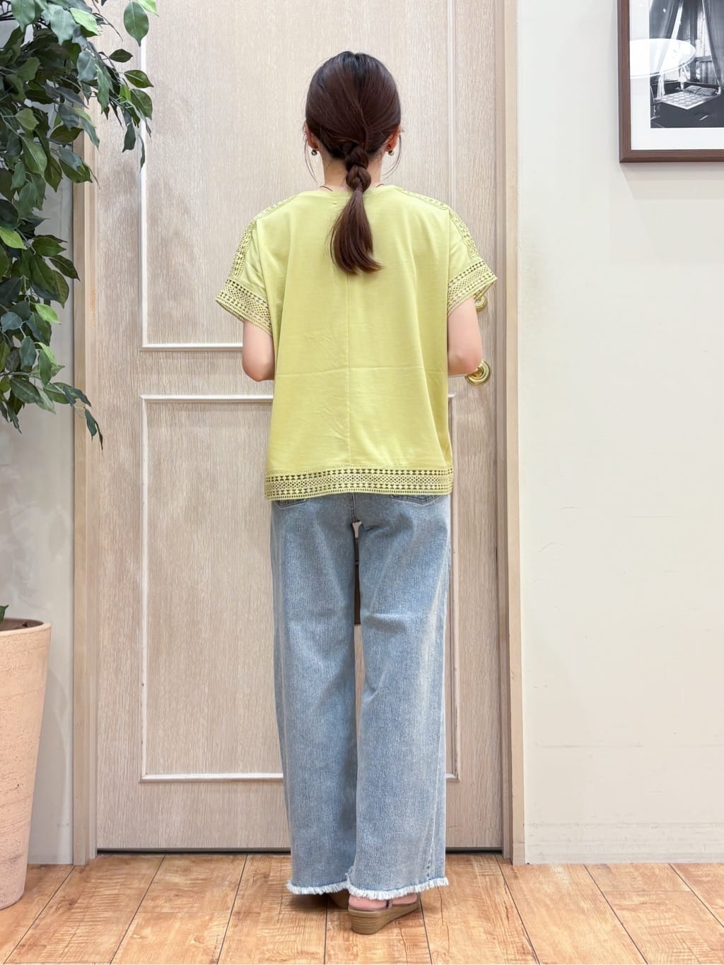 なみさんの「SHOO･LA･RUE｜【S-LL/ひんやり】インせず決まる 楽してきれいなレース付きトップス」を使ったコーディネート