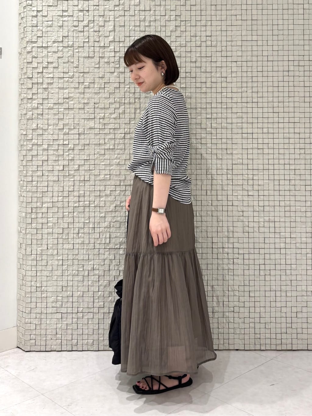 sakuさんの「INDIVI｜【2点セット／着回し◎】ノースリーブ＆ティアードスカート カセット服」を使ったコーディネート