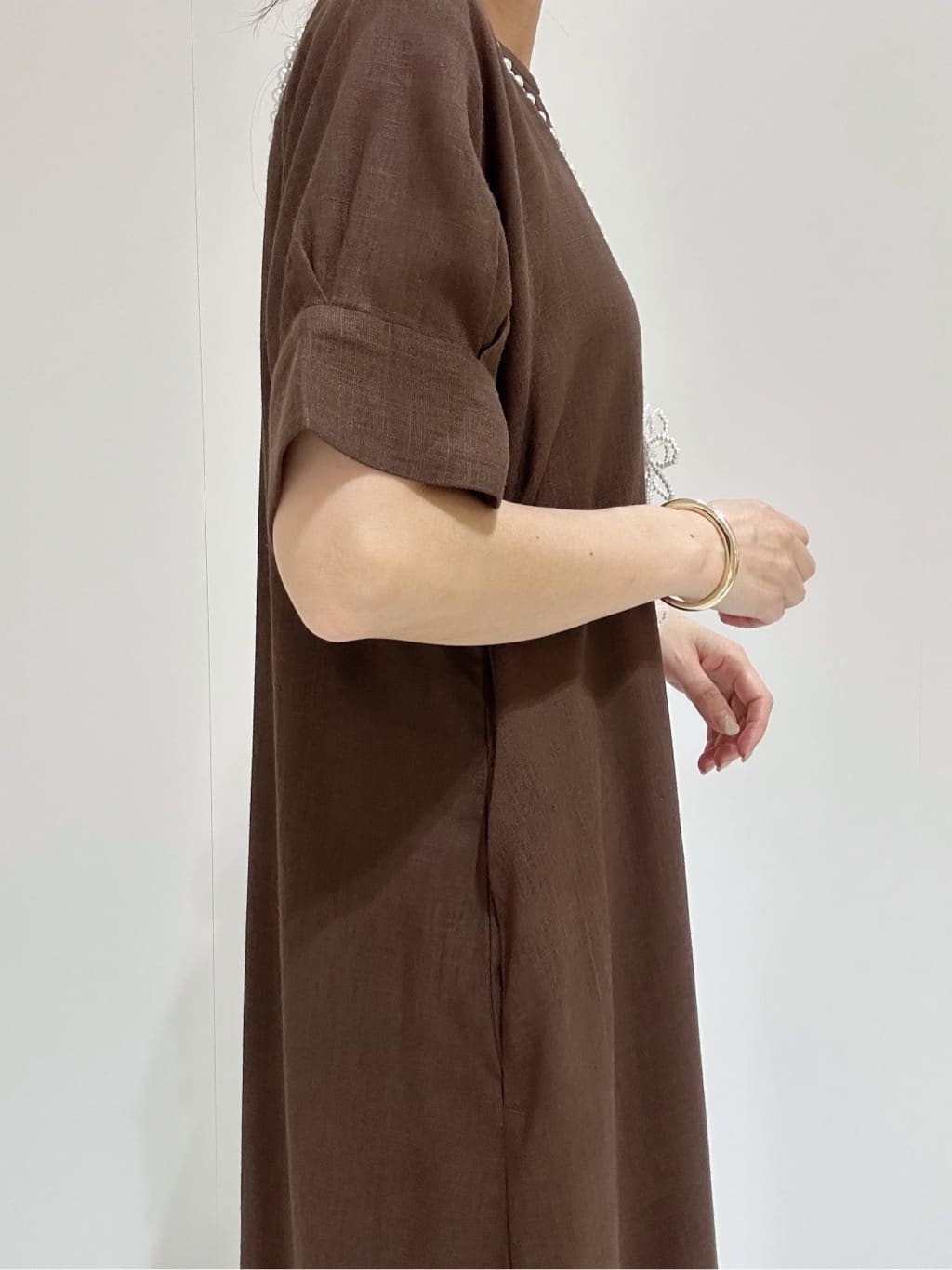 makiさんの「OPAQUE.CLIP｜レーヨン麻キーネックワンピース【洗える】」を使ったコーディネート