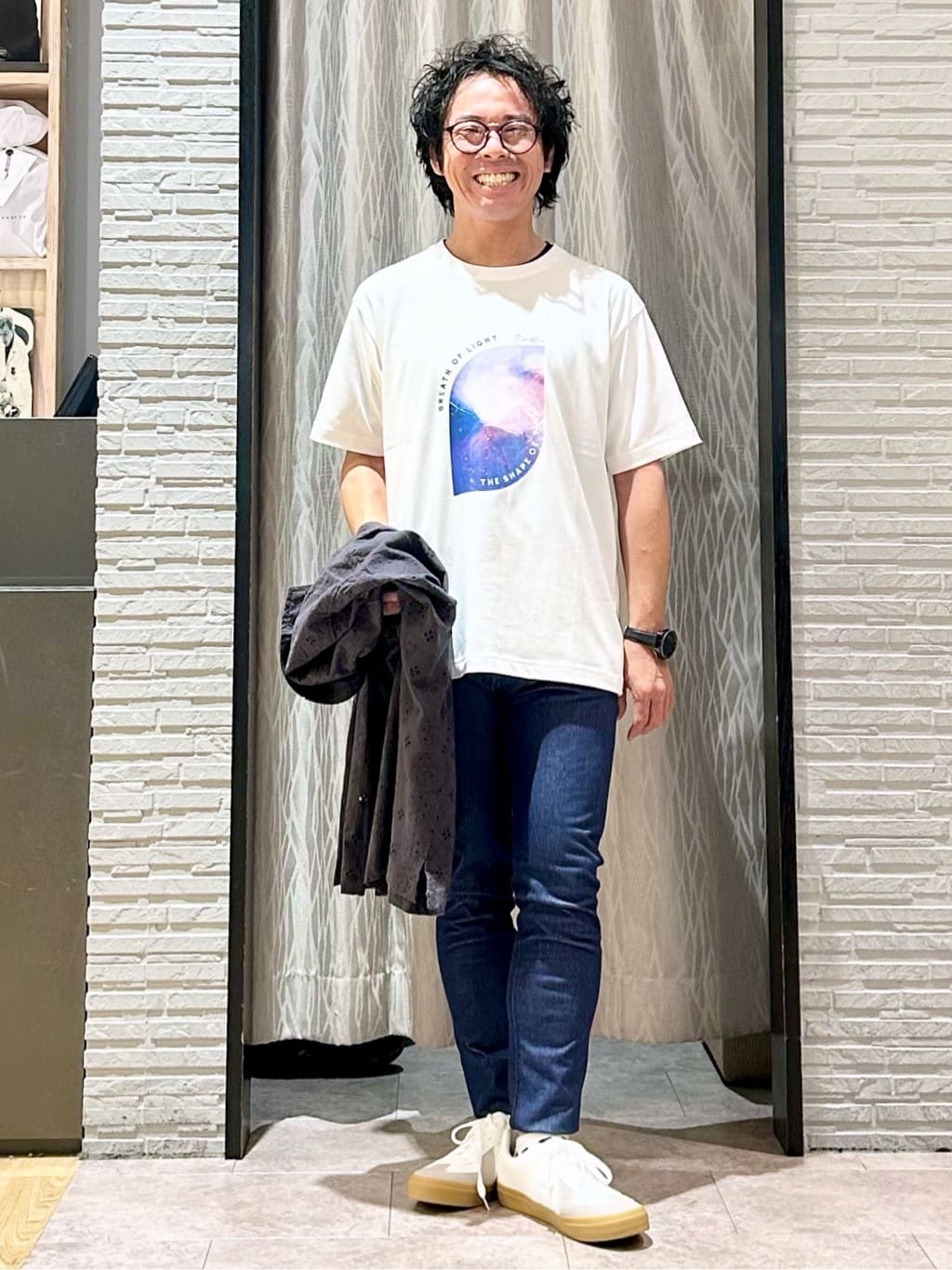 KENJI Iさんの「THE SHOP TK｜アートグラフィック 半袖Tシャツ 洗濯機OK」を使ったコーディネート