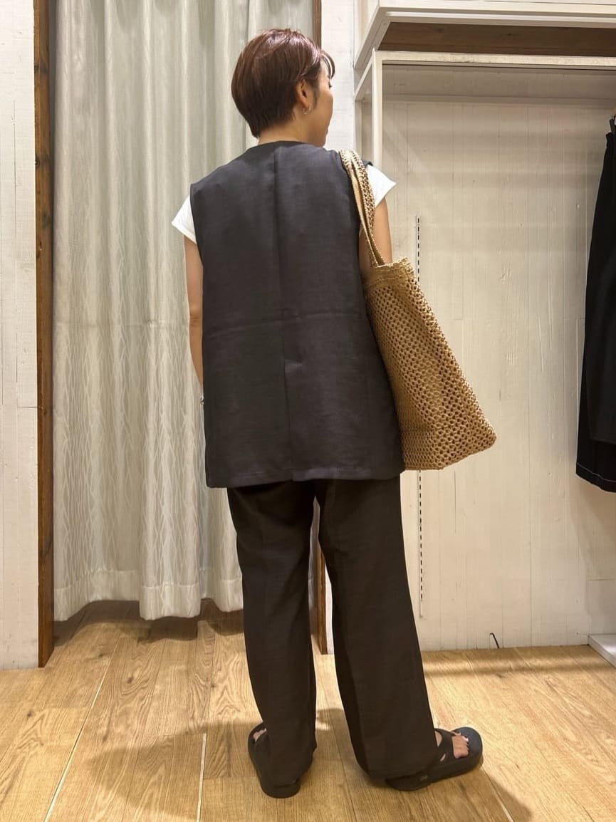 ga_riさんの「THE SHOP TK｜【スッキリ決まる】パナマメッシュジレ/洗える/セットアップ可」を使ったコーディネート