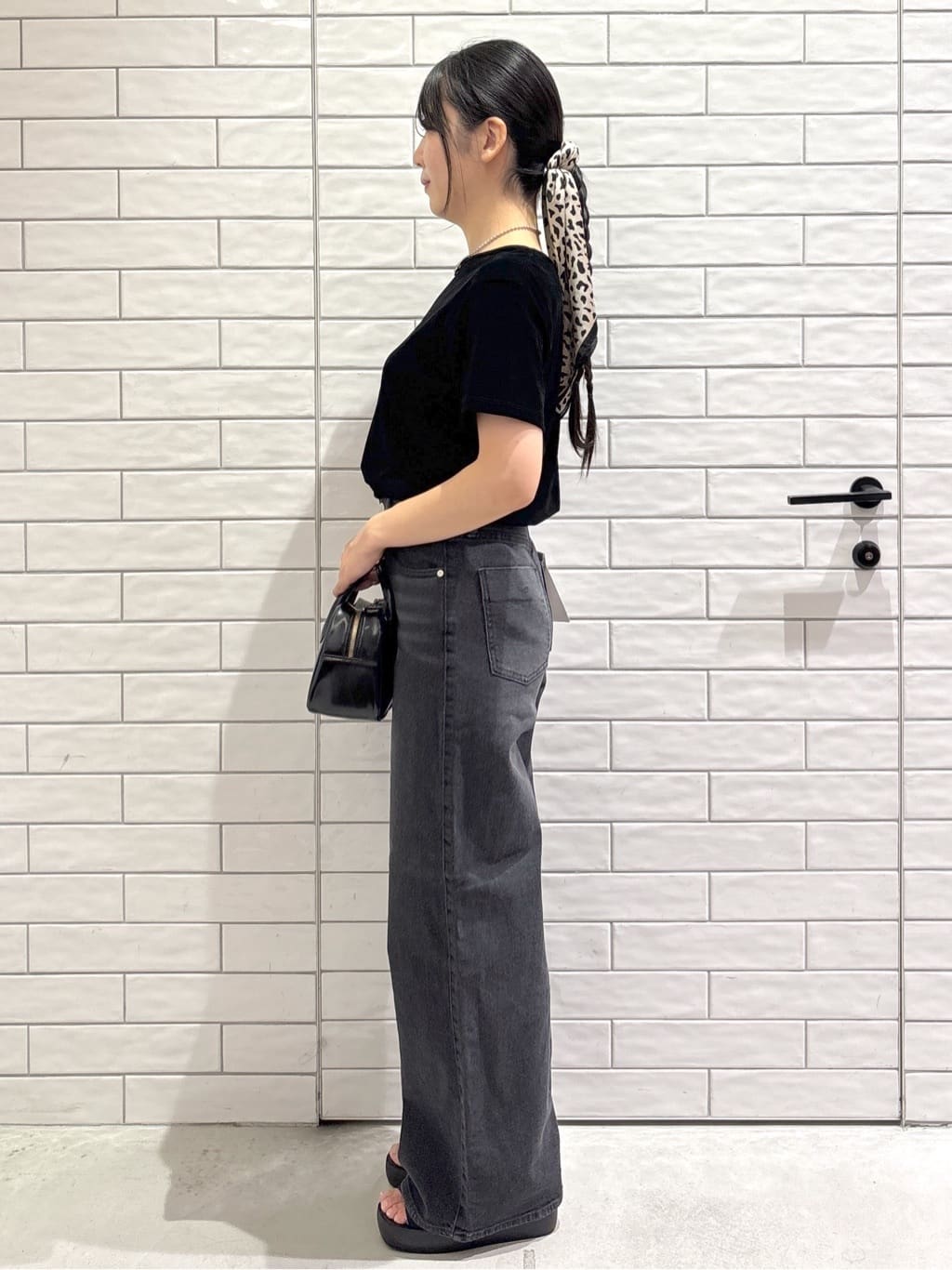 ayumiさんの「OPAQUE.CLIP｜フロッキーチュールTシャツ【洗濯機洗い可】」を使ったコーディネート
