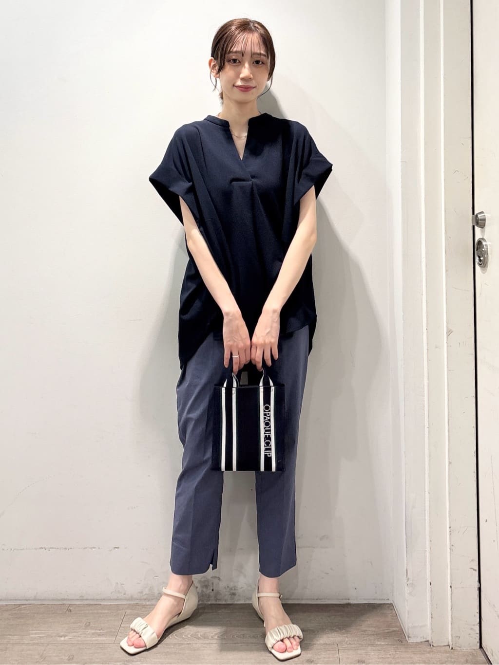 ぶまりんさんの「OPAQUE.CLIP｜麻混ハイストレッチイージースティックパンツ【洗濯機洗い可】」を使ったコーディネート