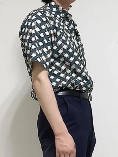 溝端佑太朗さんの「TAKEO KIKUCHI｜【COOL CITY WEAR】籠目アート柄 サッカーシャツ /通気性」を使ったコーディネート