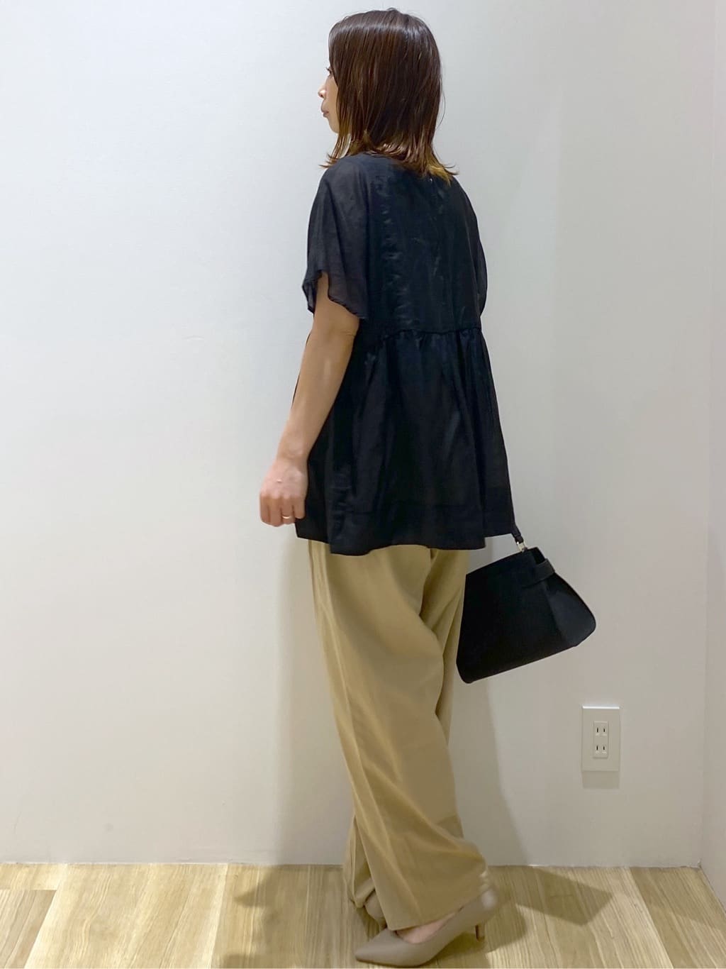 えりさんの「OPAQUE.CLIP｜麻混シアーペプラムブラウス【洗濯機洗い可】」を使ったコーディネート