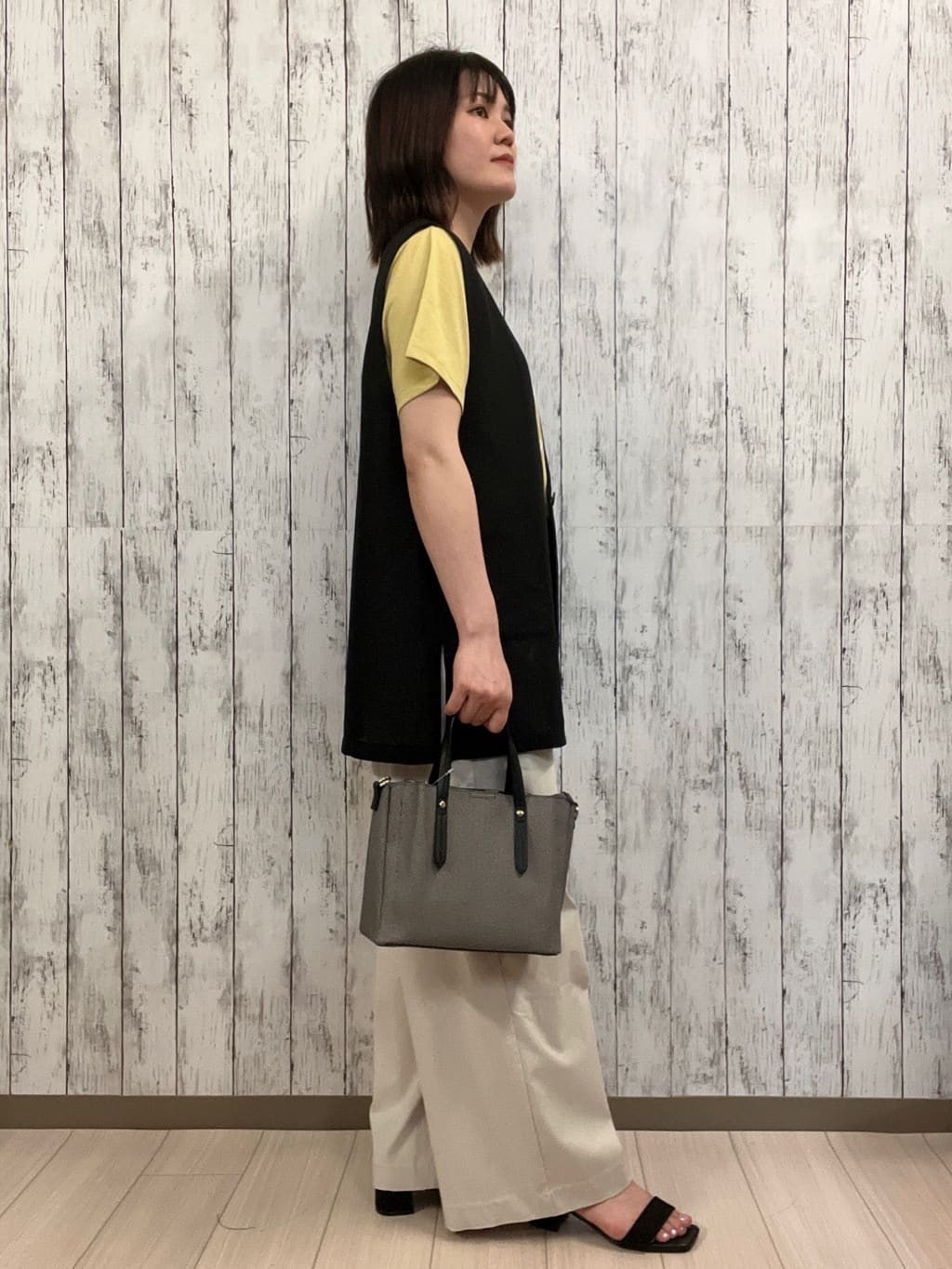 シカさんの「SHOO･LA･RUE｜【S-LL】夏のレイヤードコーデに さらりと着られるメッシュジレ」を使ったコーディネート