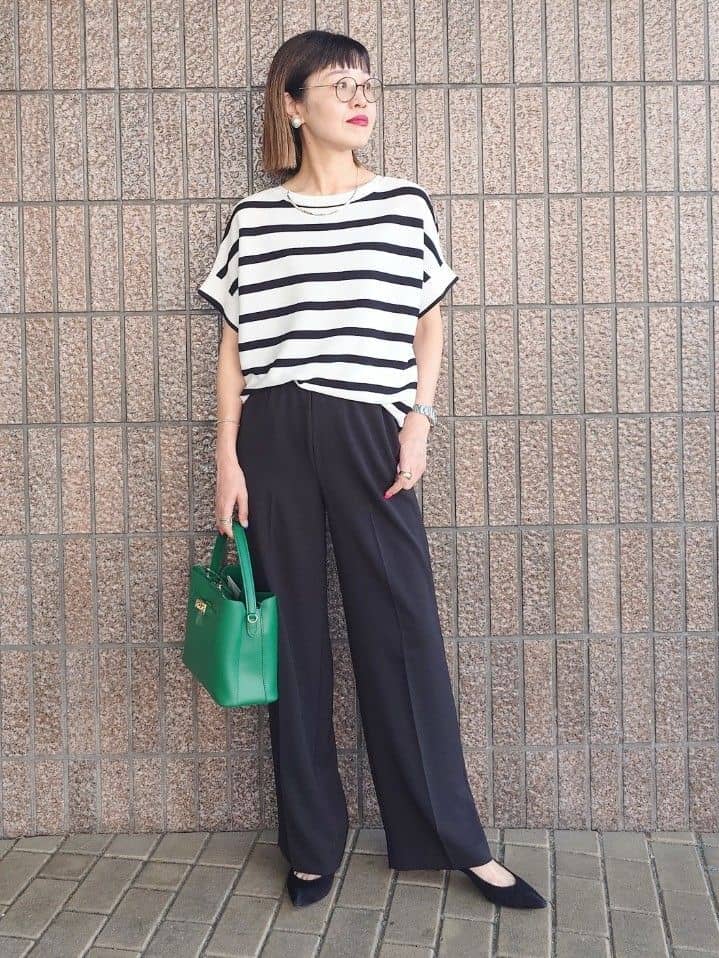 MUTSUKOさんの「UNTITLED｜【接触冷感/UVカット/ウエストゴム】センタープレスツイルパンツ」を使ったコーディネート