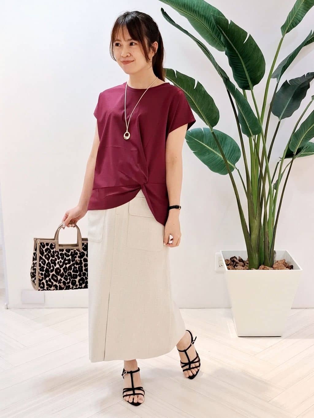 YuKaRiさんの「UNTITLED｜【洗える/Tシャツ】ツイストプルオーバー」を使ったコーディネート